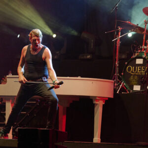 2mb Queen most go on_0Z82709