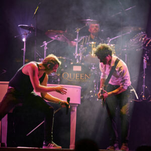 2mb Queen most go on_0Z82843
